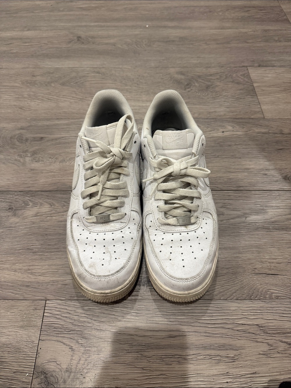 Nike Low-Top Sneakers in Off-White/Cream